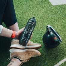 Lade das Bild in den Galerie-Viewer, Gym Lounge Trinkflasche